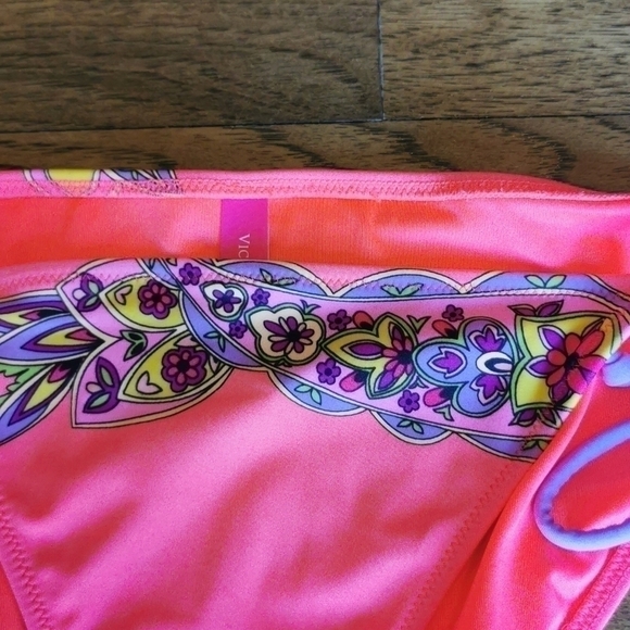 Victoria's Secret Bikini Pink Floral String Bottom Medium - Picture 3 of 5